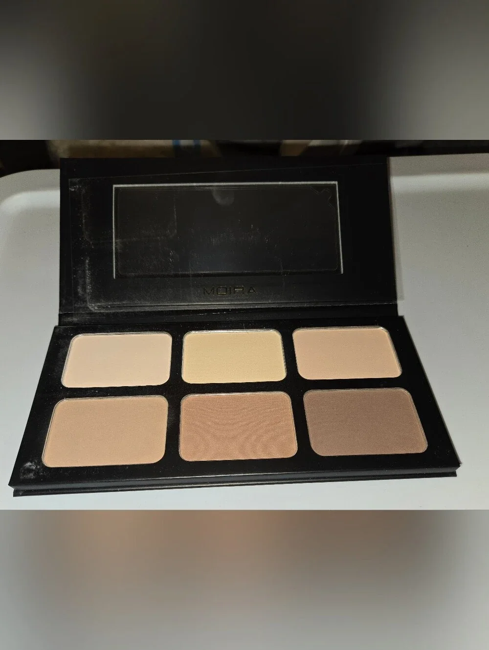 Moira Highlight & Contour Palette — Taupe Brown with Gold Accents
